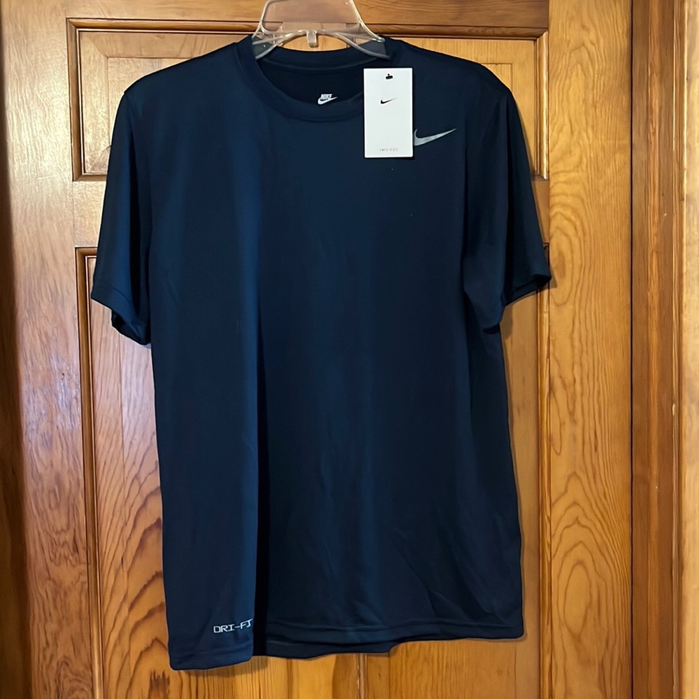 Nike’s Men’s Medium, Dri-Fit Tee, NWT